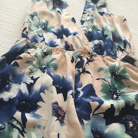 Floral romper with tie back - Picture 3 of 5